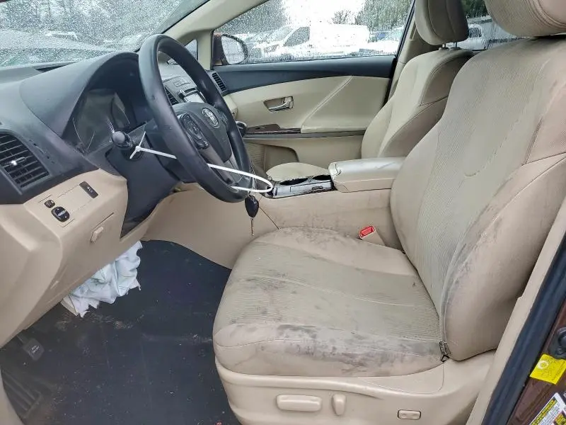 2013 TOYOTA VENZA LE  