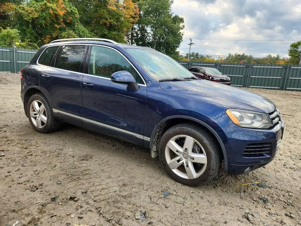 2014 VOLKSWAGEN TOUAREG V6 TDI  