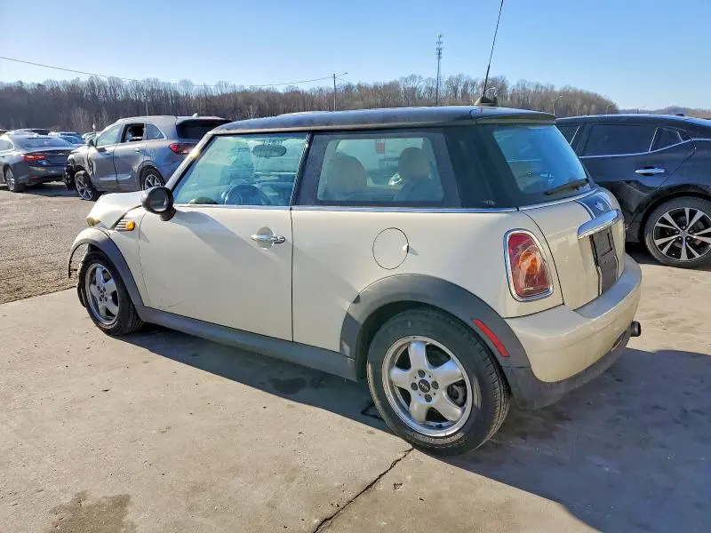 2010 MINI COOPER   