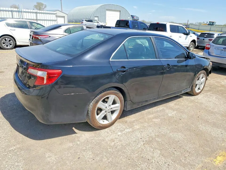 2012 TOYOTA CAMRY SE  