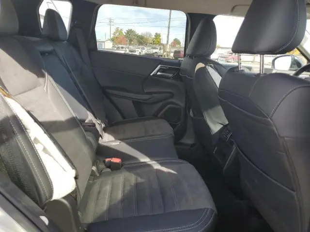 2024 MITSUBISHI OUTLANDER SE  