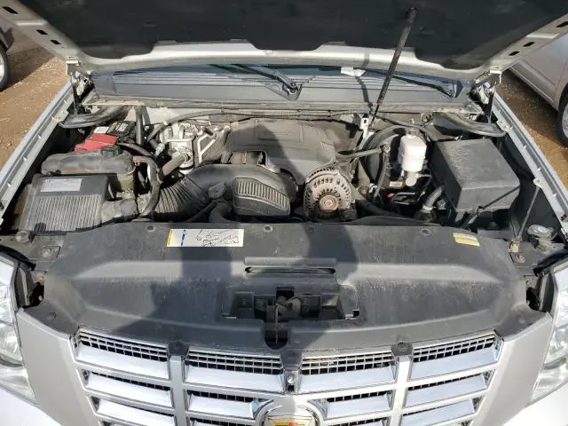2010 CADILLAC ESCALADE LUXURY  