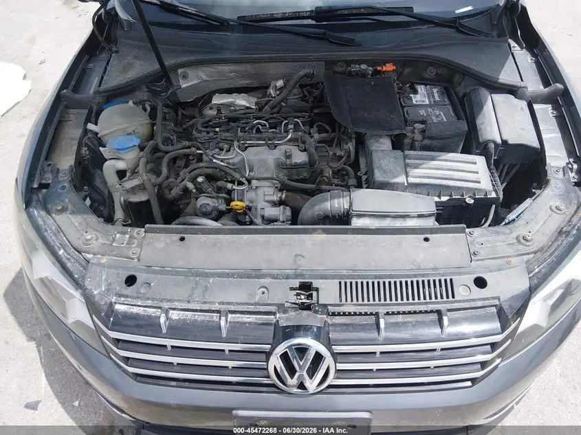2014 VOLKSWAGEN PASSAT 2.0L TDI SE