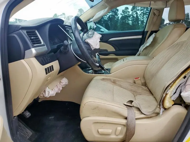 2015 TOYOTA HIGHLANDER LE  