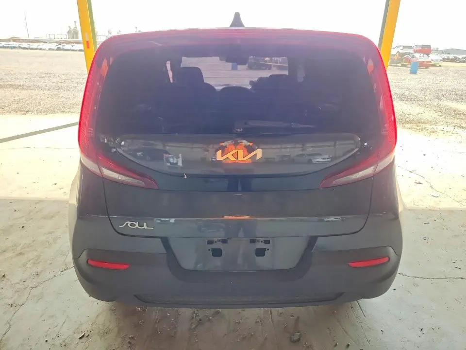 2022 KIA SOUL LX  