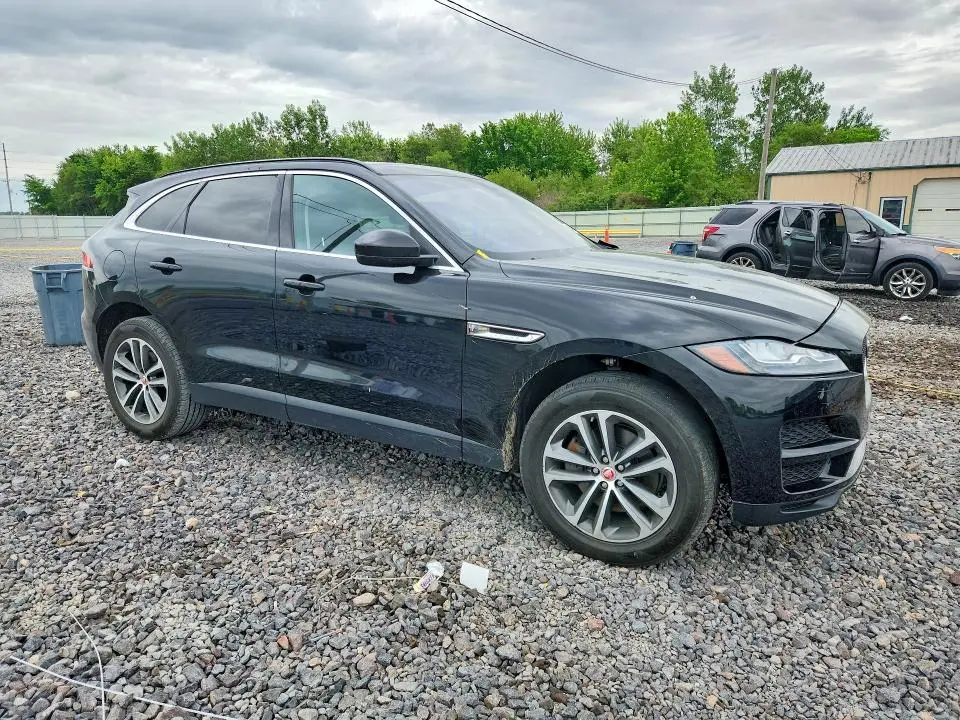 2017 JAGUAR F-PACE PRESTIGE  