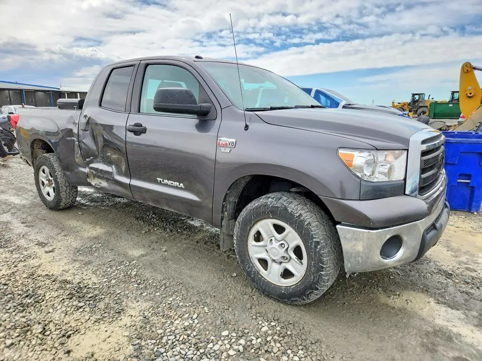 2013 TOYOTA TUNDRA DOUBLE CAB SR5  