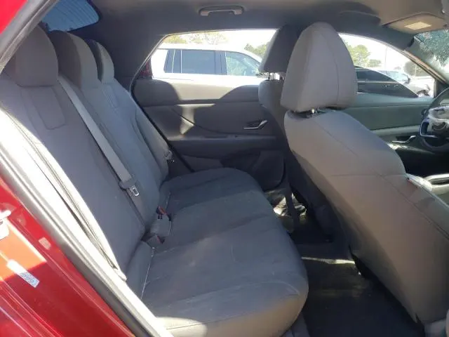 2022 HYUNDAI ELANTRA SE  