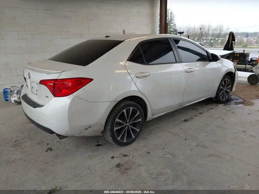 2017 TOYOTA COROLLA SE