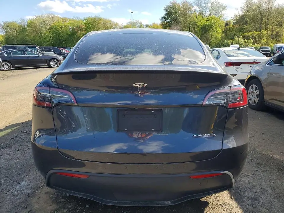 2025 TESLA MODEL Y   