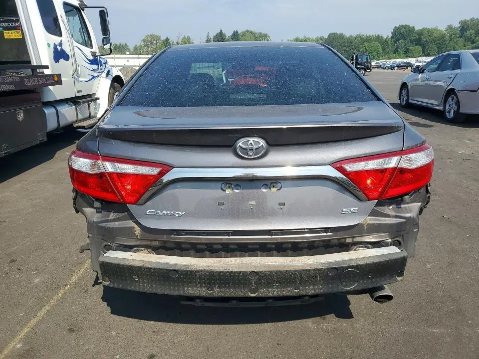 2017 TOYOTA CAMRY SE  