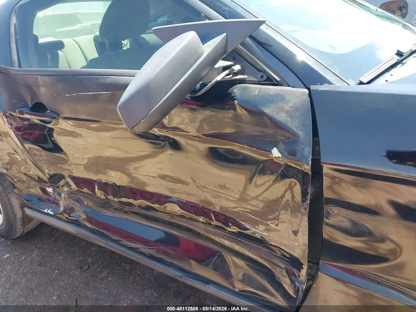 2011 FORD MUSTANG V6
