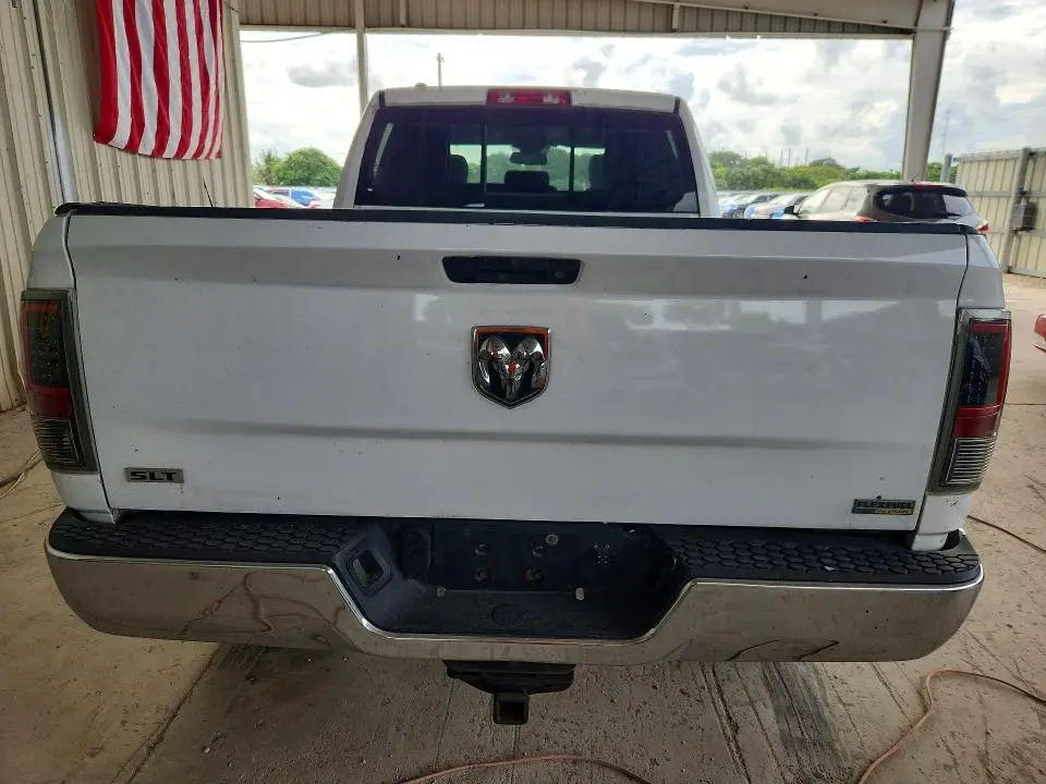 2016 RAM 1500 SLT  