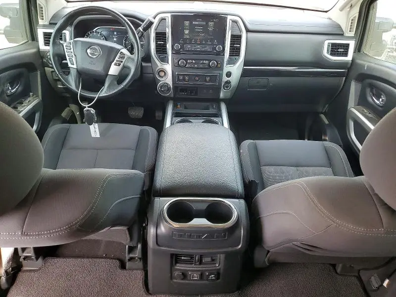 2020 NISSAN TITAN SV  