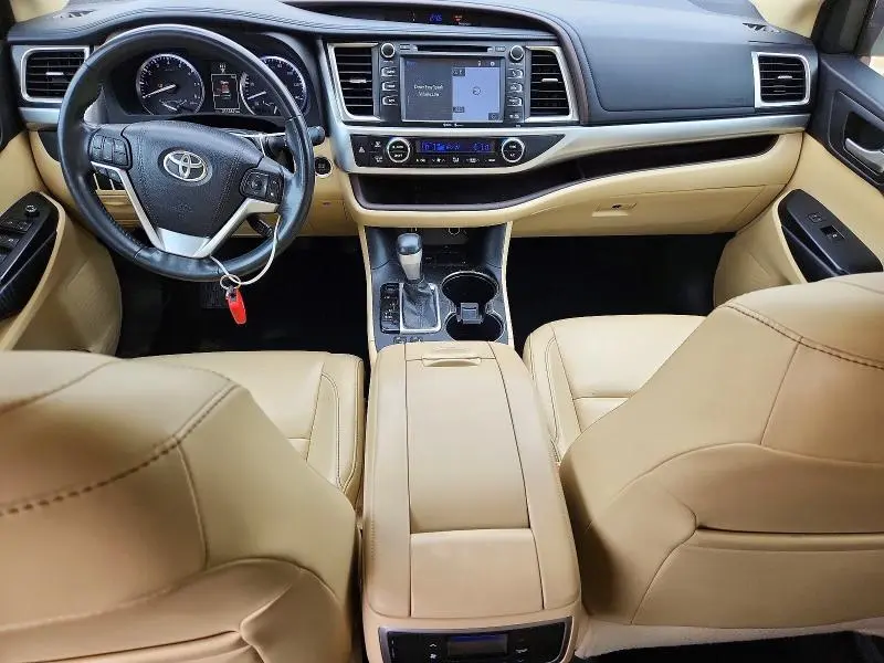 2015 TOYOTA HIGHLANDER XLE  