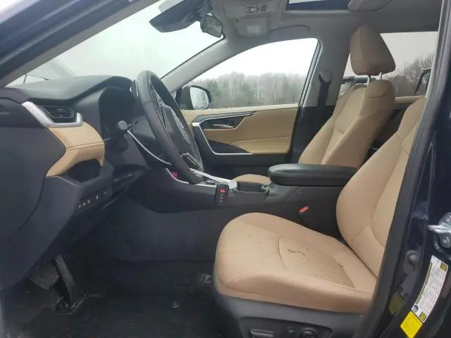 2024 TOYOTA RAV4 XLE