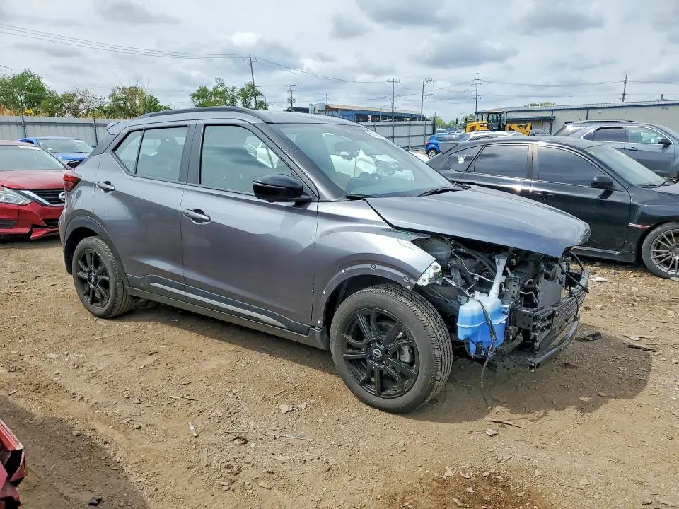 2024 NISSAN KICKS SR  