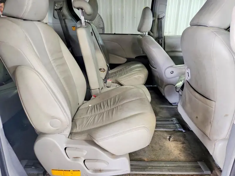 2011 TOYOTA SIENNA XLE 8-PASSENGER  