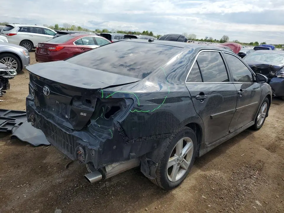2014 TOYOTA CAMRY SE  
