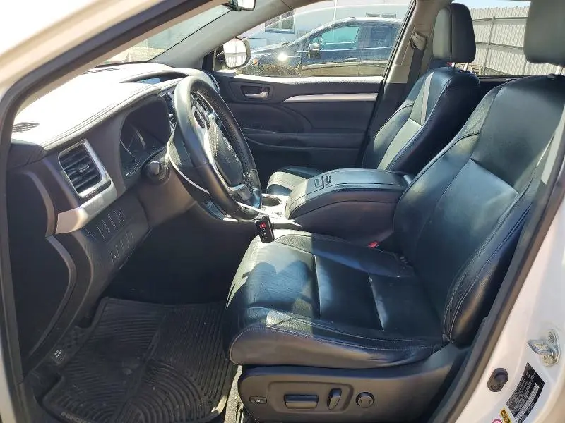 2015 TOYOTA HIGHLANDER XLE  