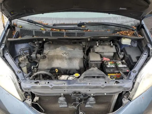 2014 TOYOTA SIENNA XLE  