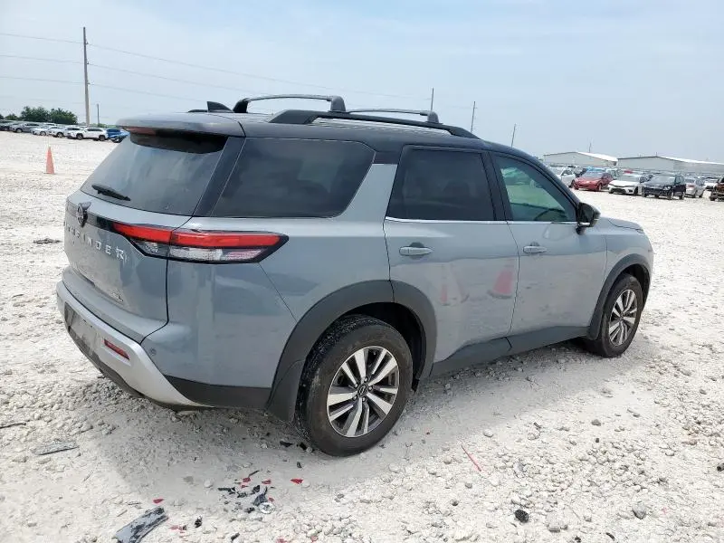 2022 NISSAN PATHFINDER SL  