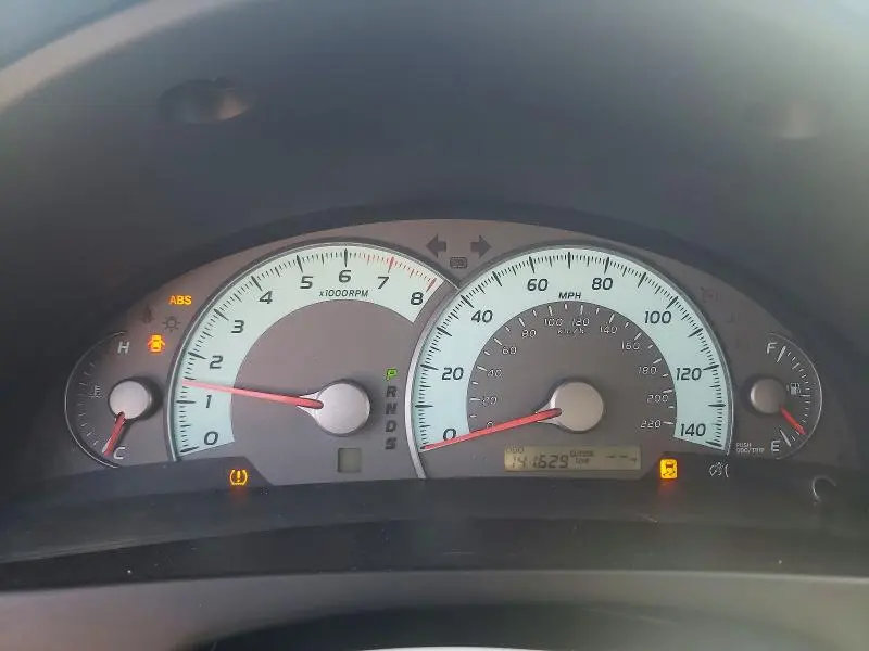 2010 TOYOTA CAMRY SE  