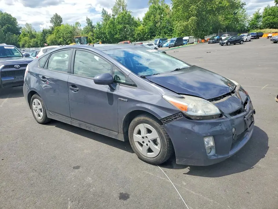 2010 TOYOTA PRIUS III  