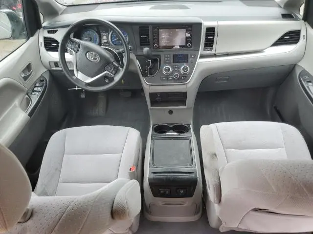 2020 TOYOTA SIENNA LE  