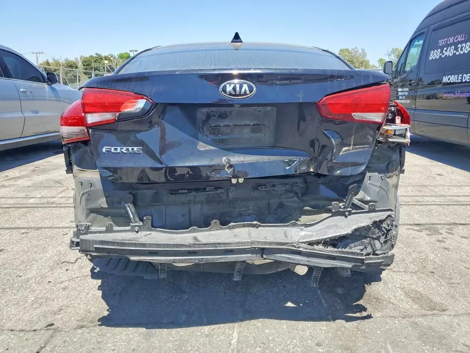 2018 KIA FORTE LX  