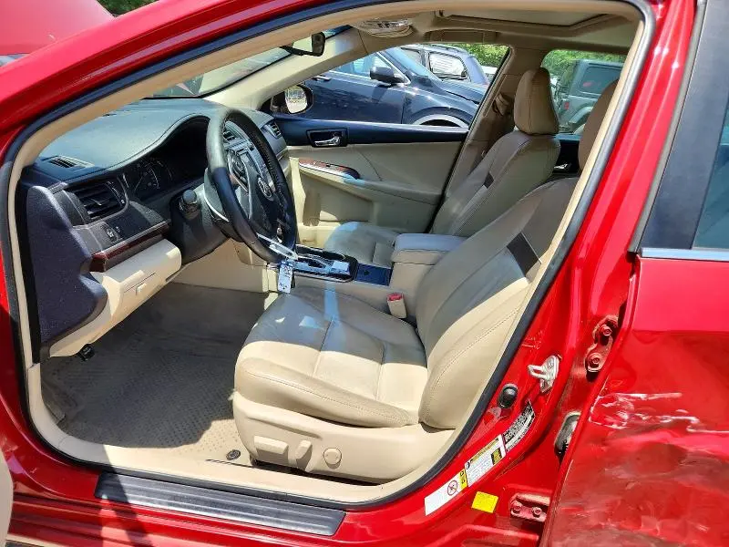 2012 TOYOTA CAMRY XLE  