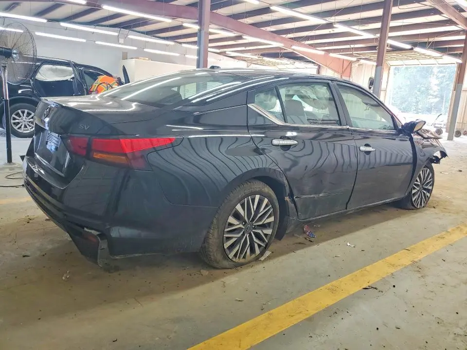 2024 NISSAN ALTIMA SV  
