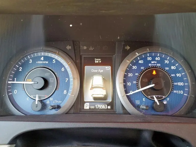 2016 TOYOTA SIENNA XLE  