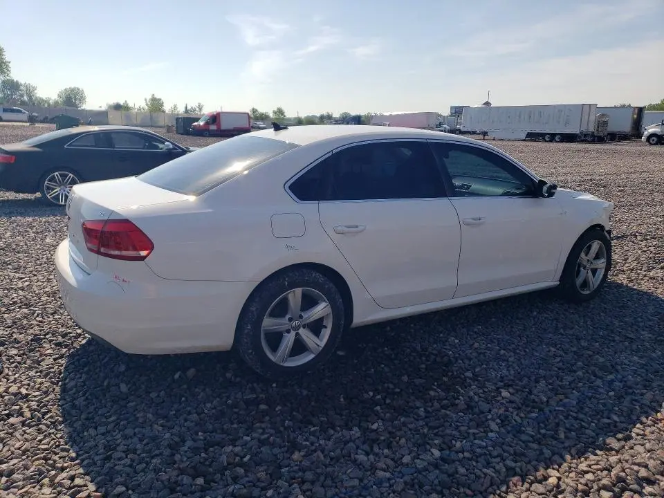 2012 VOLKSWAGEN PASSAT SE  