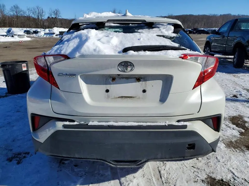 2019 TOYOTA C-HR XLE  