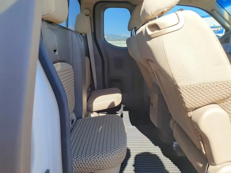 2011 NISSAN FRONTIER SV V6  