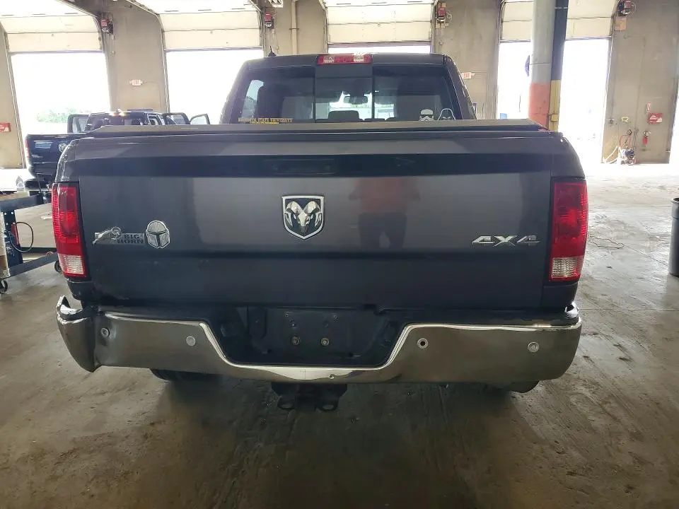 2017 RAM 1500 SLT  