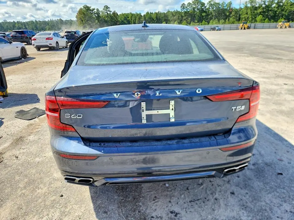 2019 VOLVO S60 T5 R-DESIGN  