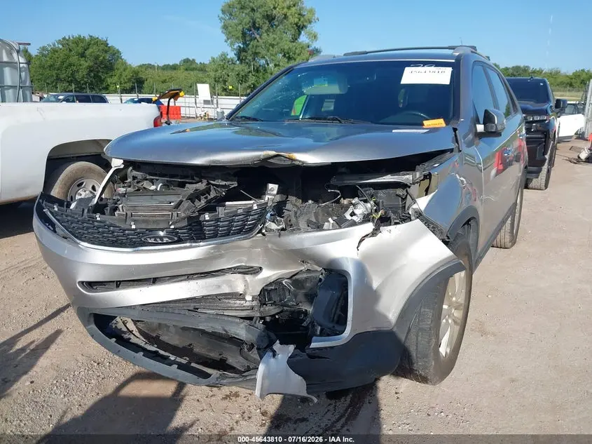 2014 KIA SORENTO LX