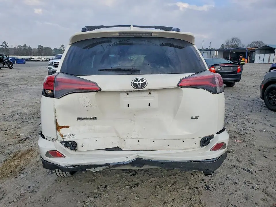 2018 TOYOTA RAV4 LE  