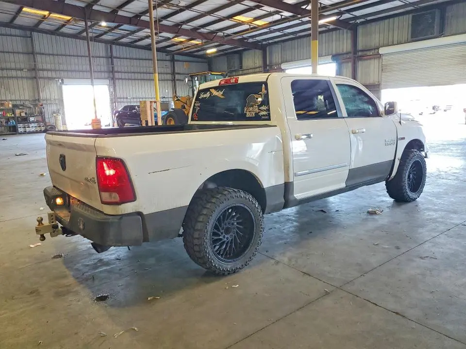 2014 RAM 1500 ST  