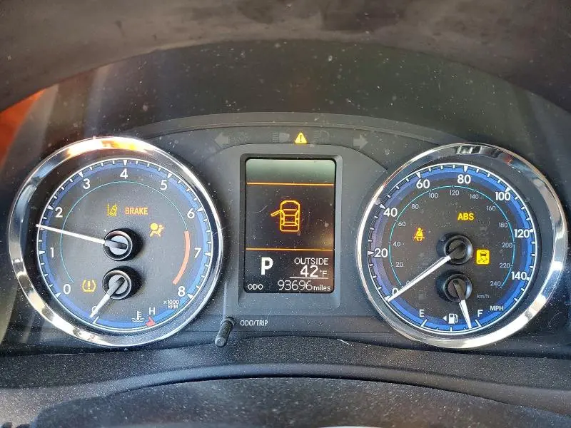 2018 TOYOTA COROLLA LE  