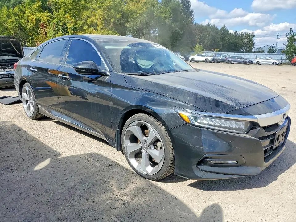 2018 HONDA ACCORD TOURING  