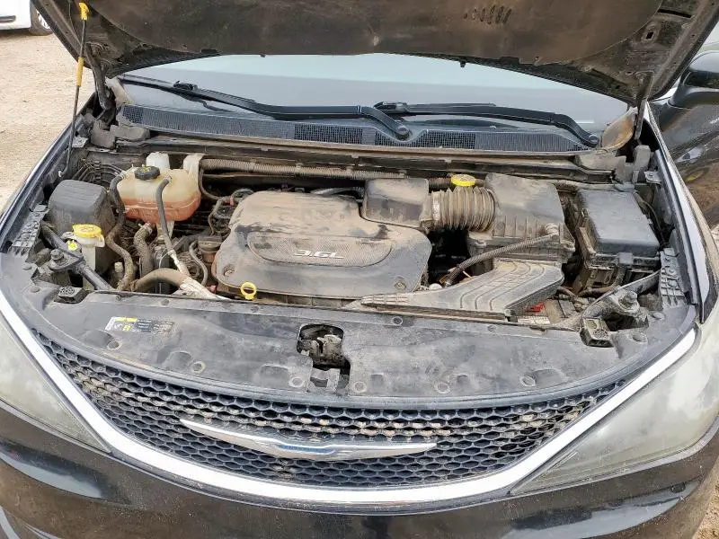 2017 CHRYSLER PACIFICA LX  