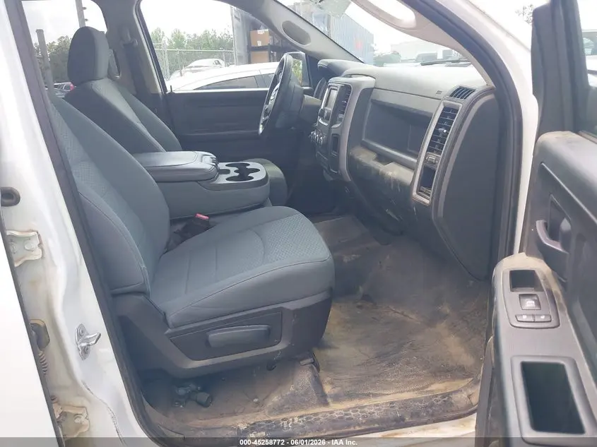 2017 RAM 1500 TRADESMAN  4X2 5'7 BOX