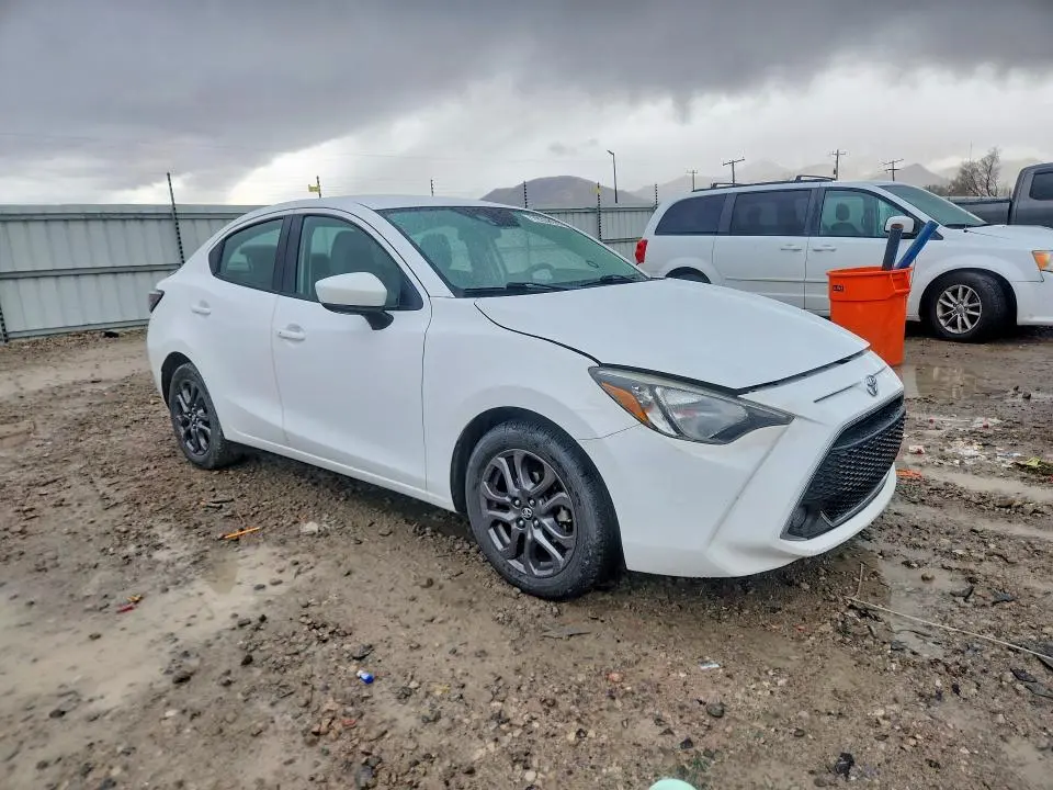2019 TOYOTA YARIS LE  