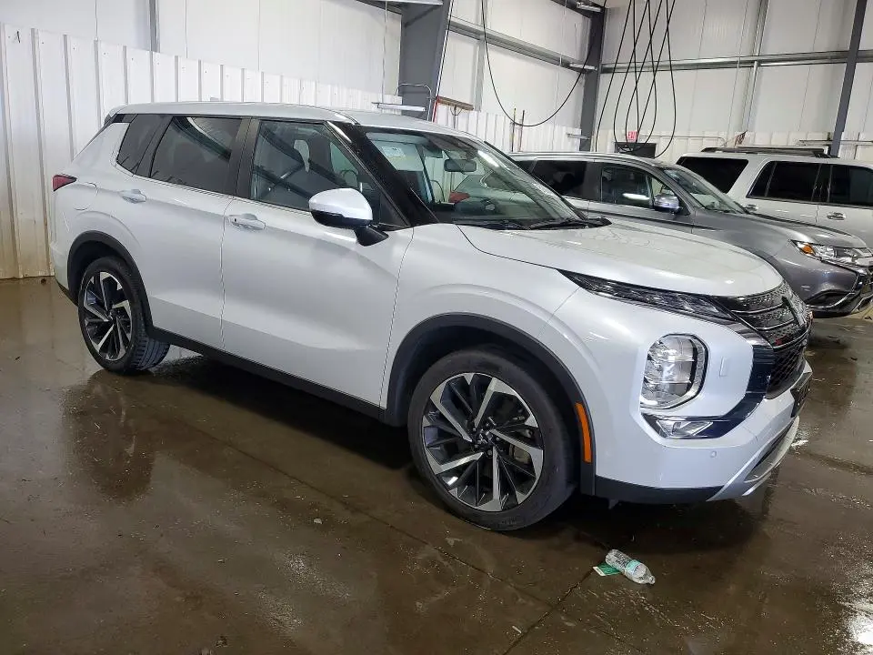 2023 MITSUBISHI OUTLANDER SE  