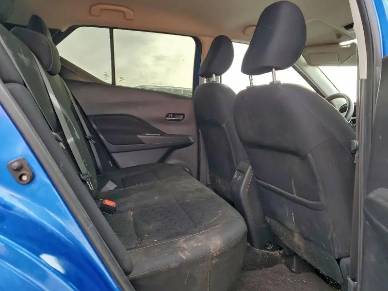 2022 NISSAN KICKS SV  