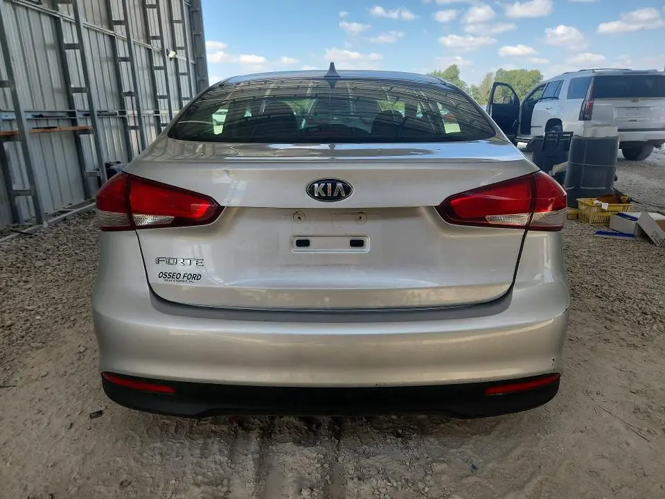 2018 KIA FORTE LX  