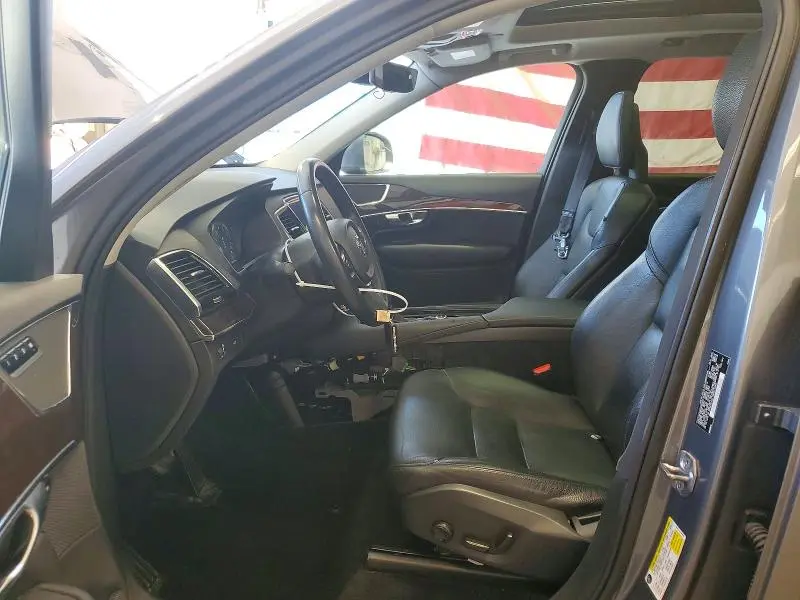 2016 VOLVO XC90 T6  